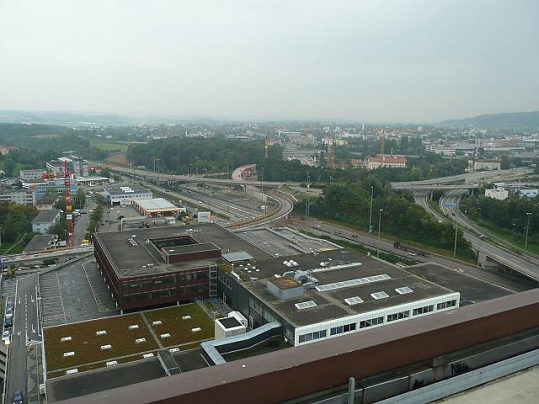 Von Bahnen umgeben - das Zwicky-Areal